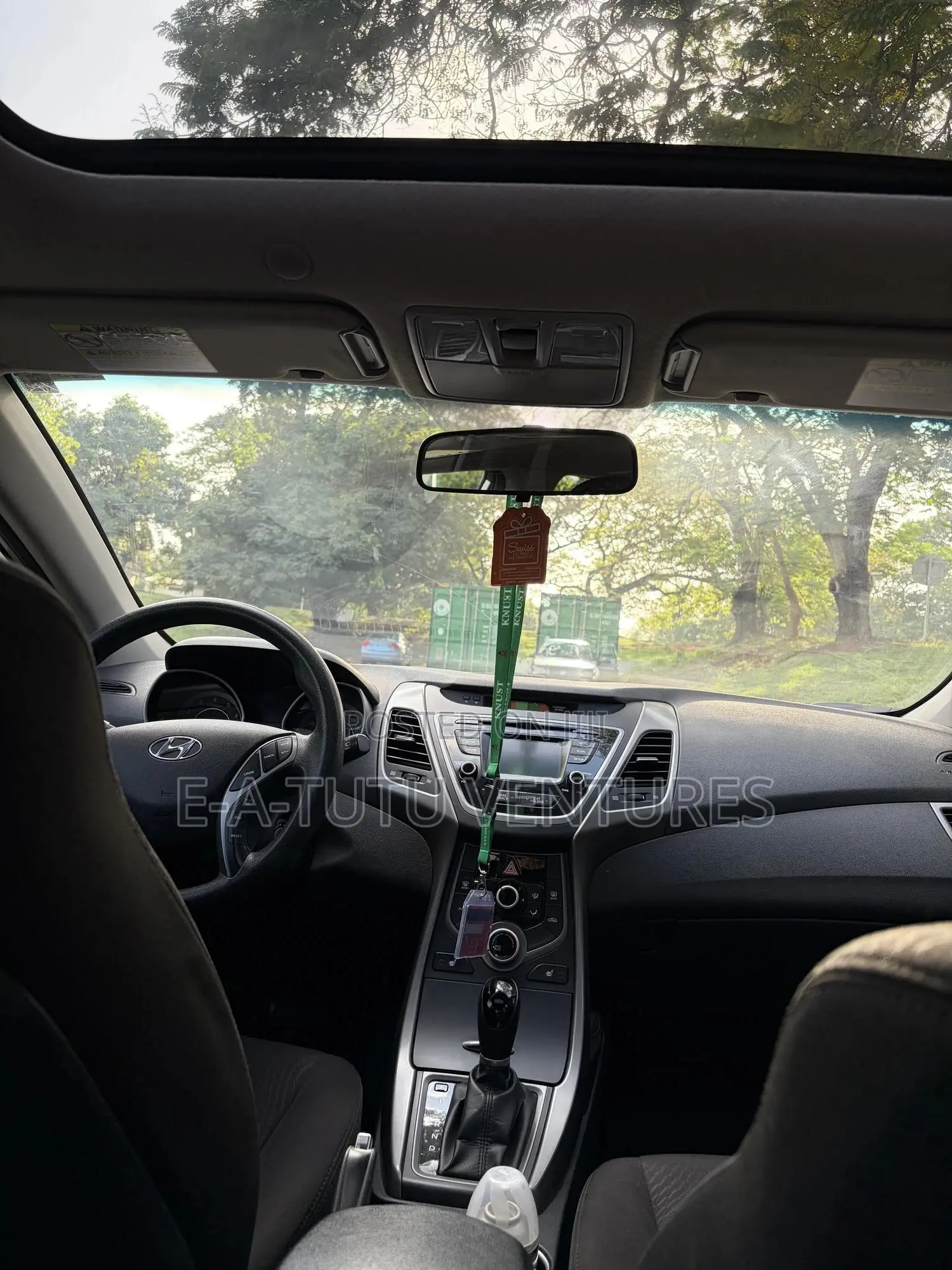 Hyundai Elantra SE Sedan FWD (1.8L 4cyl 6M) 2016 Silver
