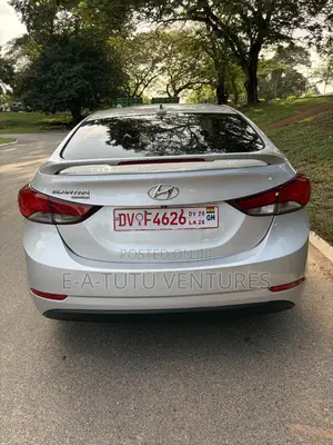 Hyundai Elantra SE Sedan FWD (1.8L 4cyl 6M) 2016 Silver