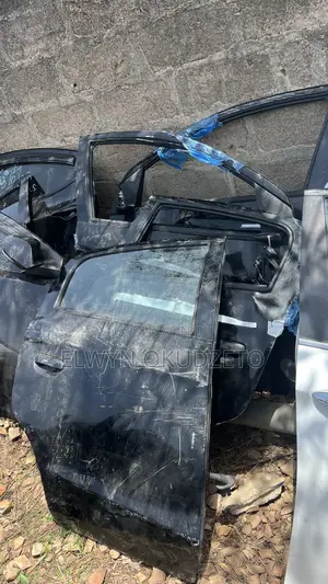 2014 Mitsubishi Mirage Doors