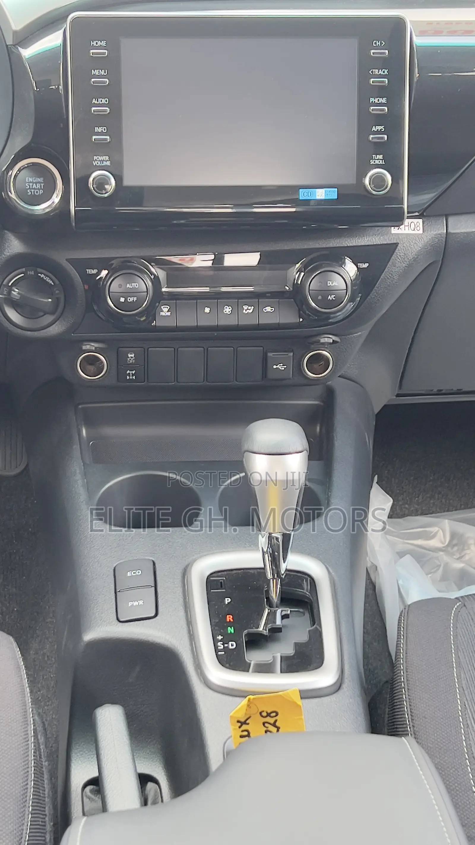 New Toyota Hilux 2025 Black