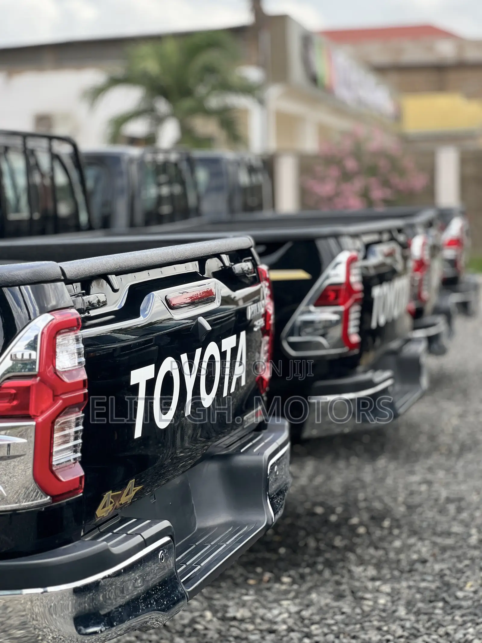 New Toyota Hilux 2025 Black