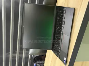 Laptop Lenovo ThinkPad E16 Gen 3 16GB Intel Core Ultra 5 SSD 512GB