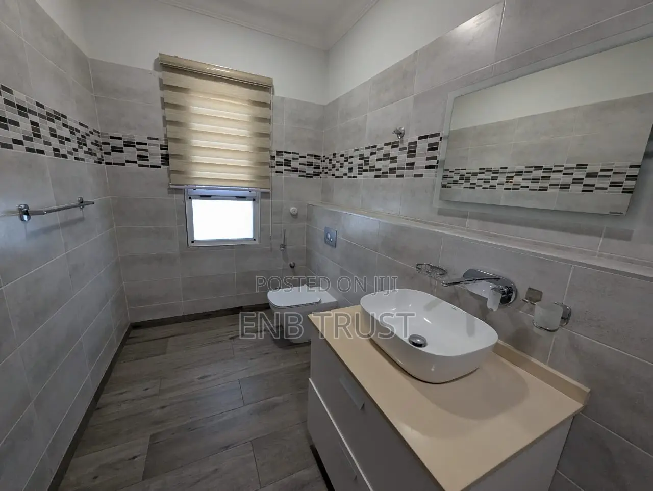 5bdrm Mansion in East Airport, Burma Camp for sale
