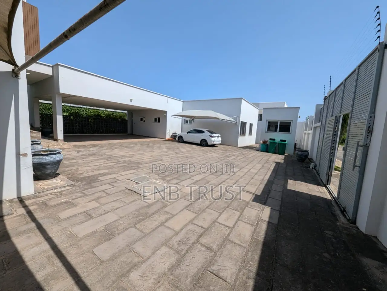 5bdrm Mansion in East Airport, Burma Camp for sale