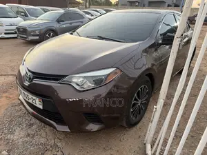 Toyota Corolla LE Premium 4dr Sedan (1.8L 4cyl CVT) 2016 Brown