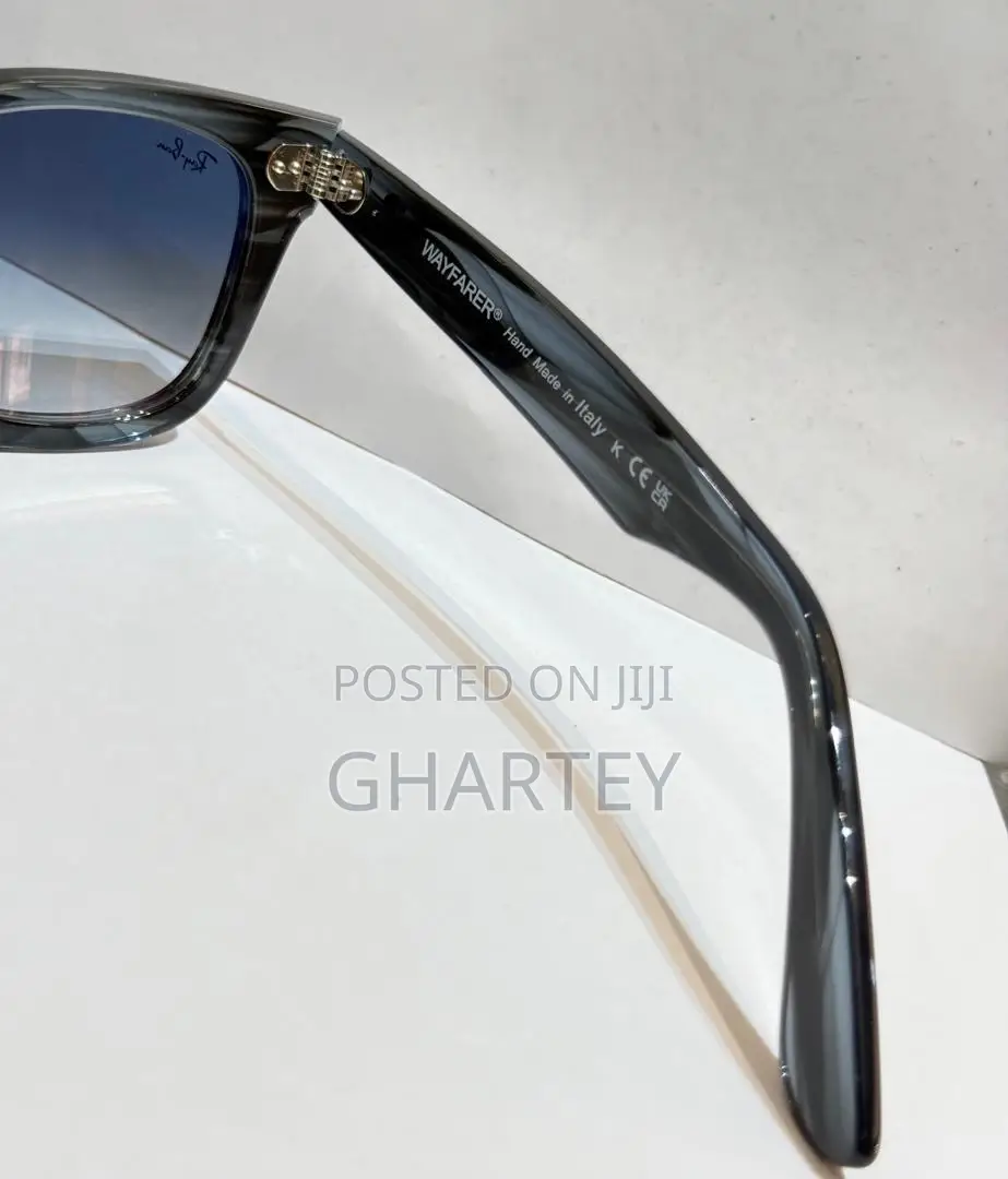 Rayban Wayfarer Striped Iconic Edge, Modern Twist Men’S Glasses