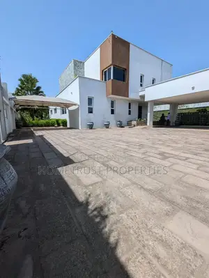 4bdrm Mansion in Airport Hillls for sale