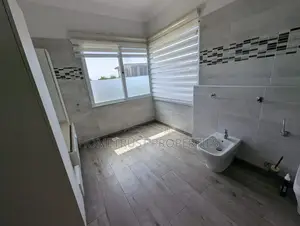 4bdrm Mansion in Airport Hillls for sale