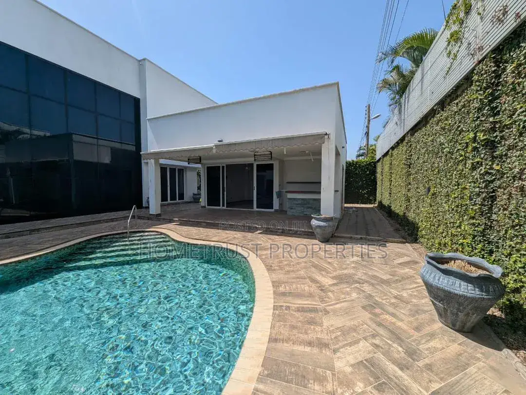 4bdrm Mansion in Airport Hillls for sale