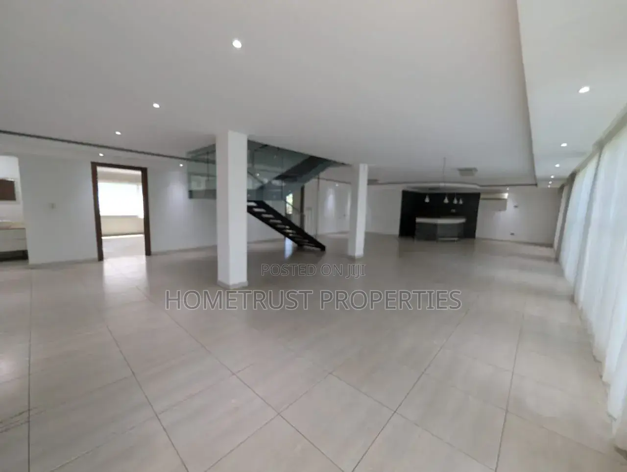 4bdrm Mansion in Airport Hillls for sale