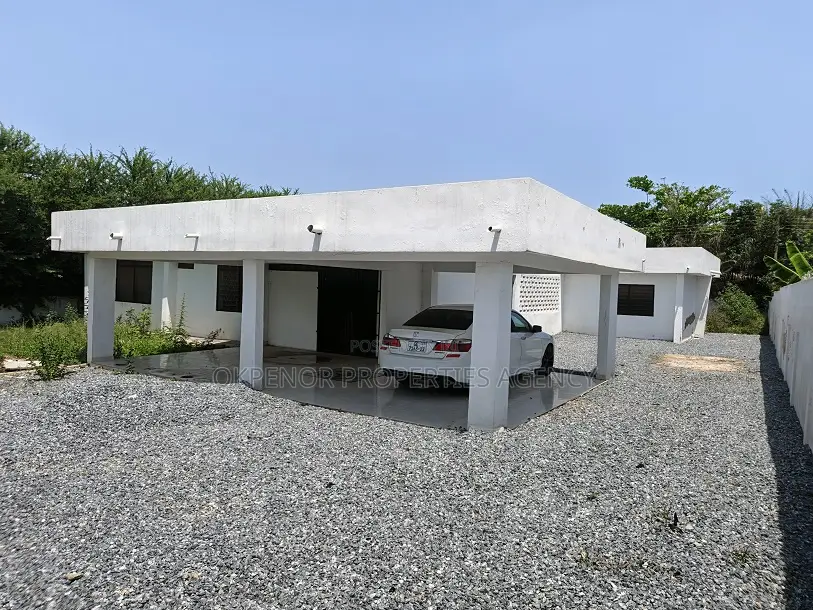 7bdrm House in Achimota, The Mall for sale