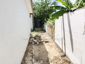 7bdrm House in Achimota, The Mall for sale