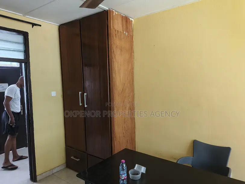 7bdrm House in Achimota, The Mall for sale