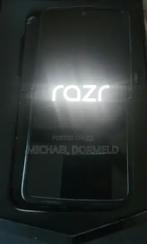 New Motorola Razr 2024 256 GB Black