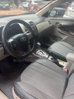 Toyota Corolla LE 4dr Sedan (1.8L 4cyl 4A) 2012 Gray