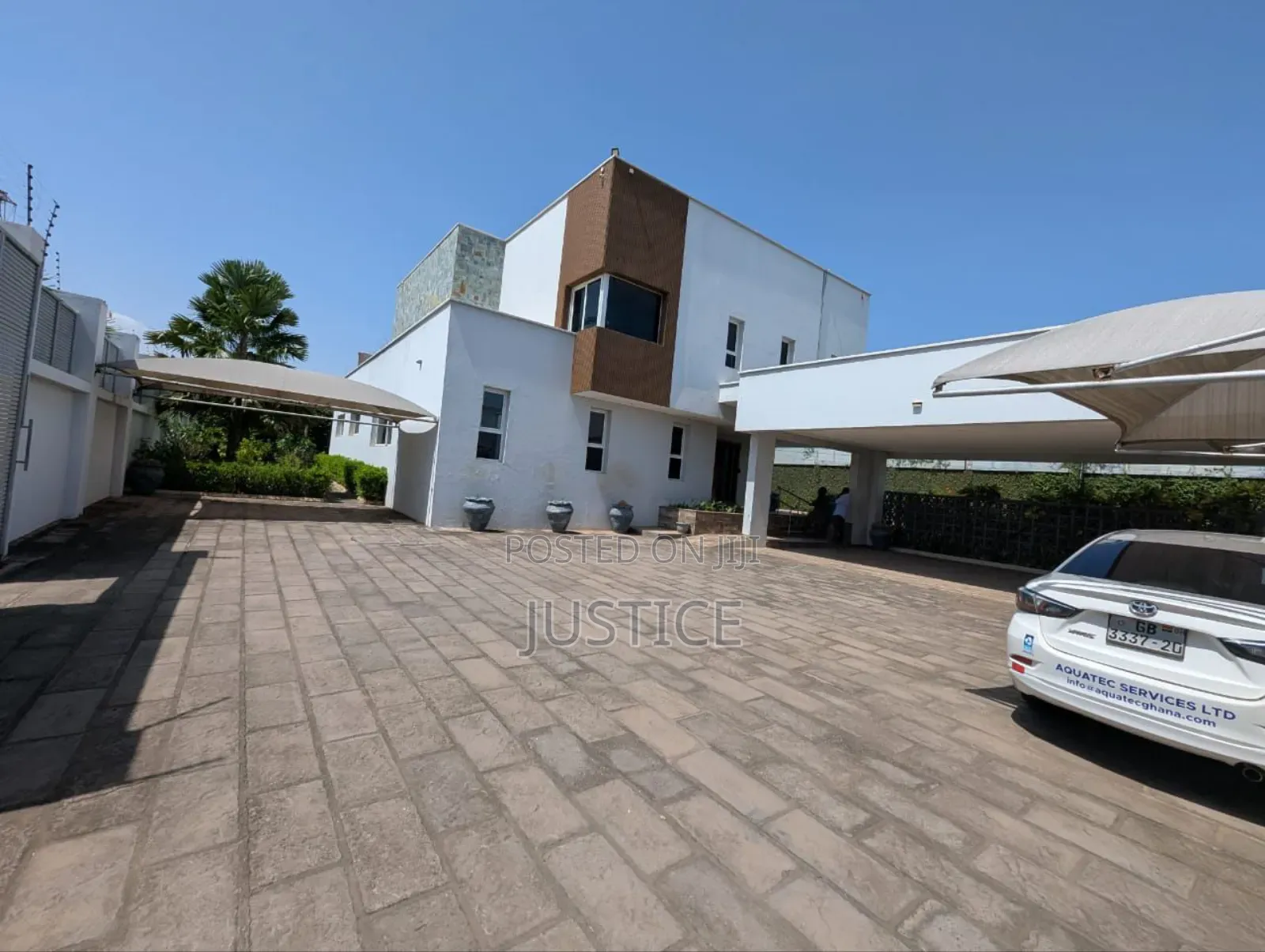 4bdrm Mansion in Airport Hills Estate for sale