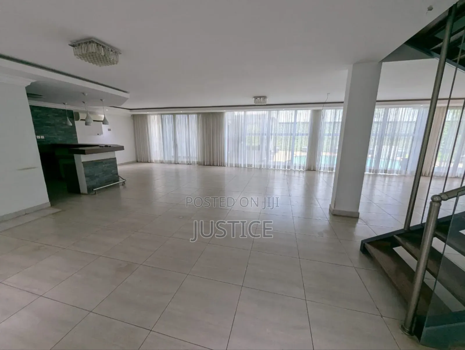 4bdrm Mansion in Airport Hills Estate for sale