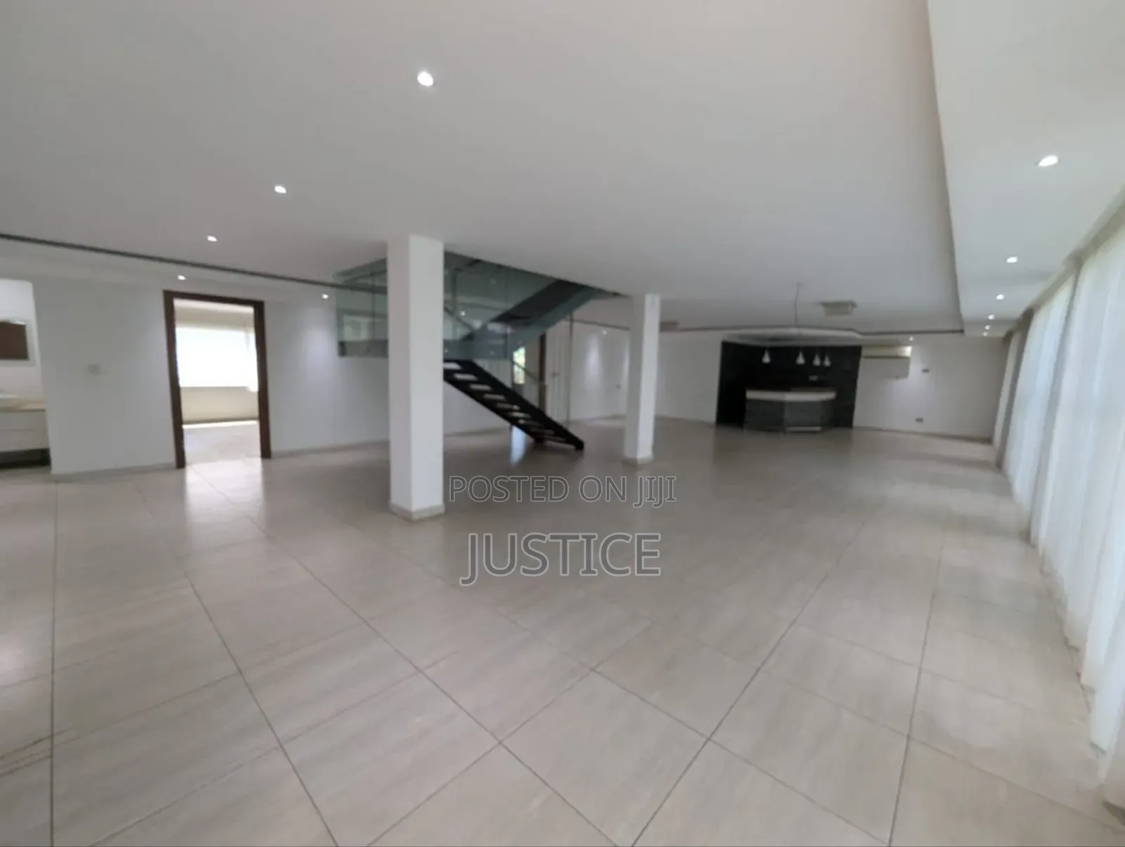 4bdrm Mansion in Airport Hills Estate for sale
