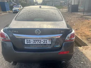 Nissan Altima 2.5 4dr Sedan (2.5L 4cyl CVT) 2014 Gray