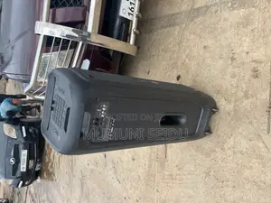 JBL Partybox 1000 JBL Partybox 710