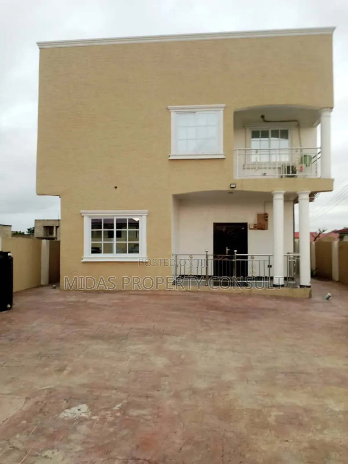 5bdrm House in Akraman, Amasaman for sale