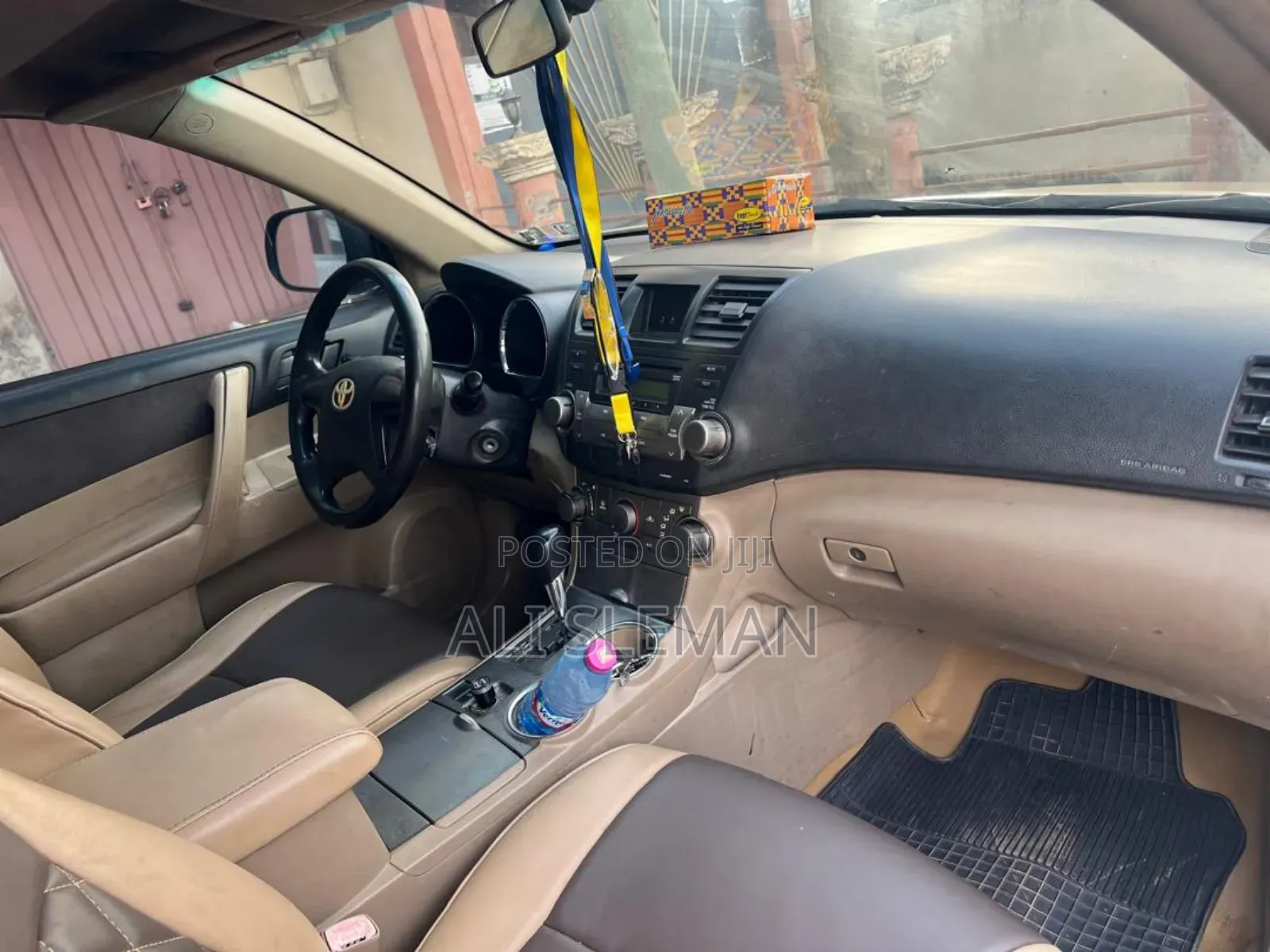 Toyota Highlander Limited 2010 Gold