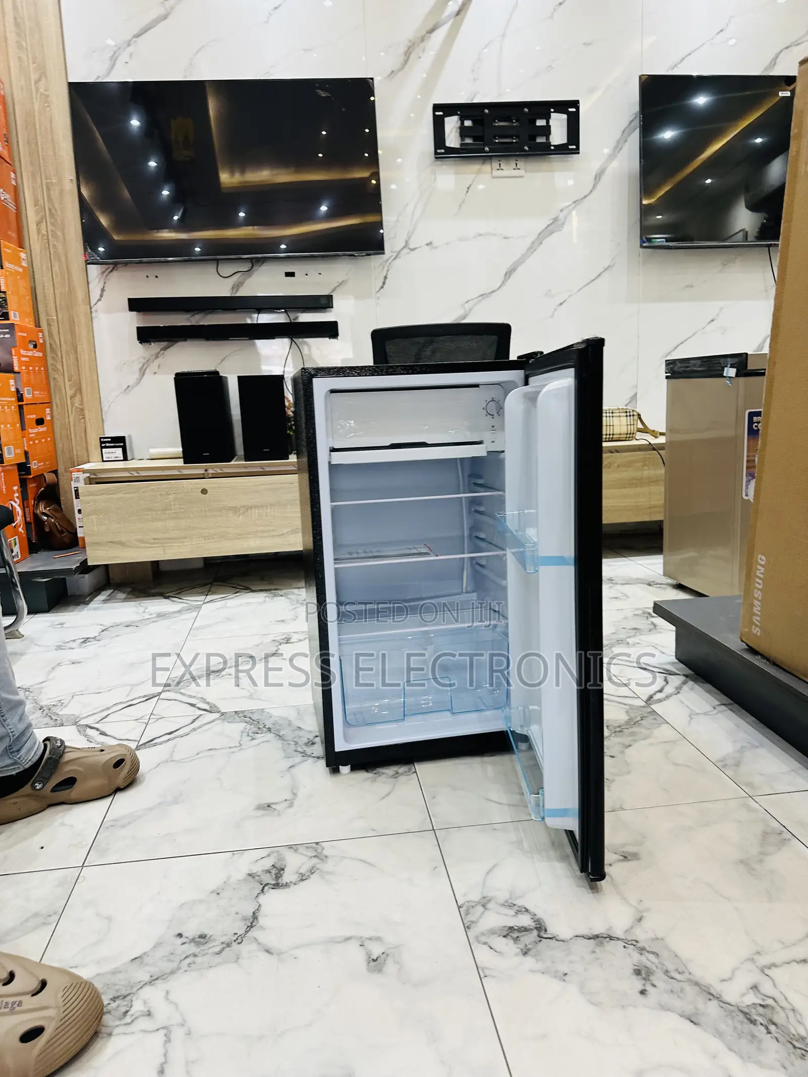 Lovely New Black 92l Fridge Nasco Table Top