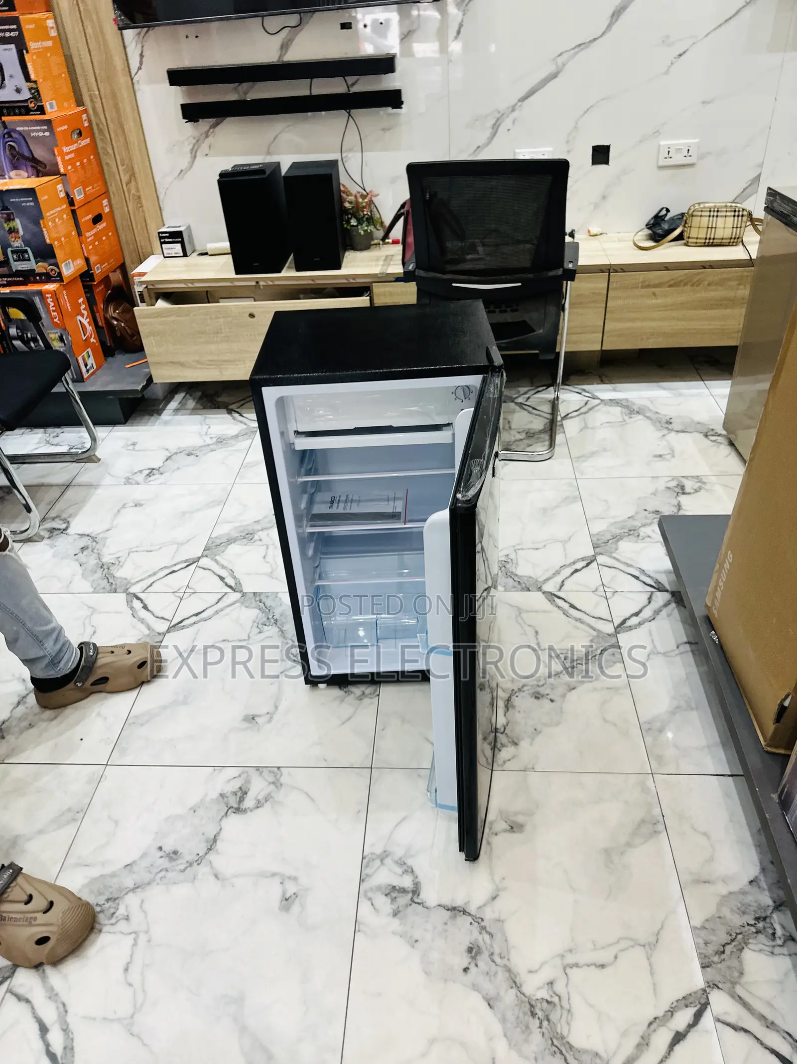 Ultra Modern Sleek Fridge Single Door 92l Nasco