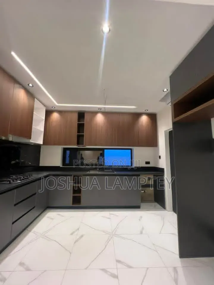 3bdrm House in Adenta New Legon for sale