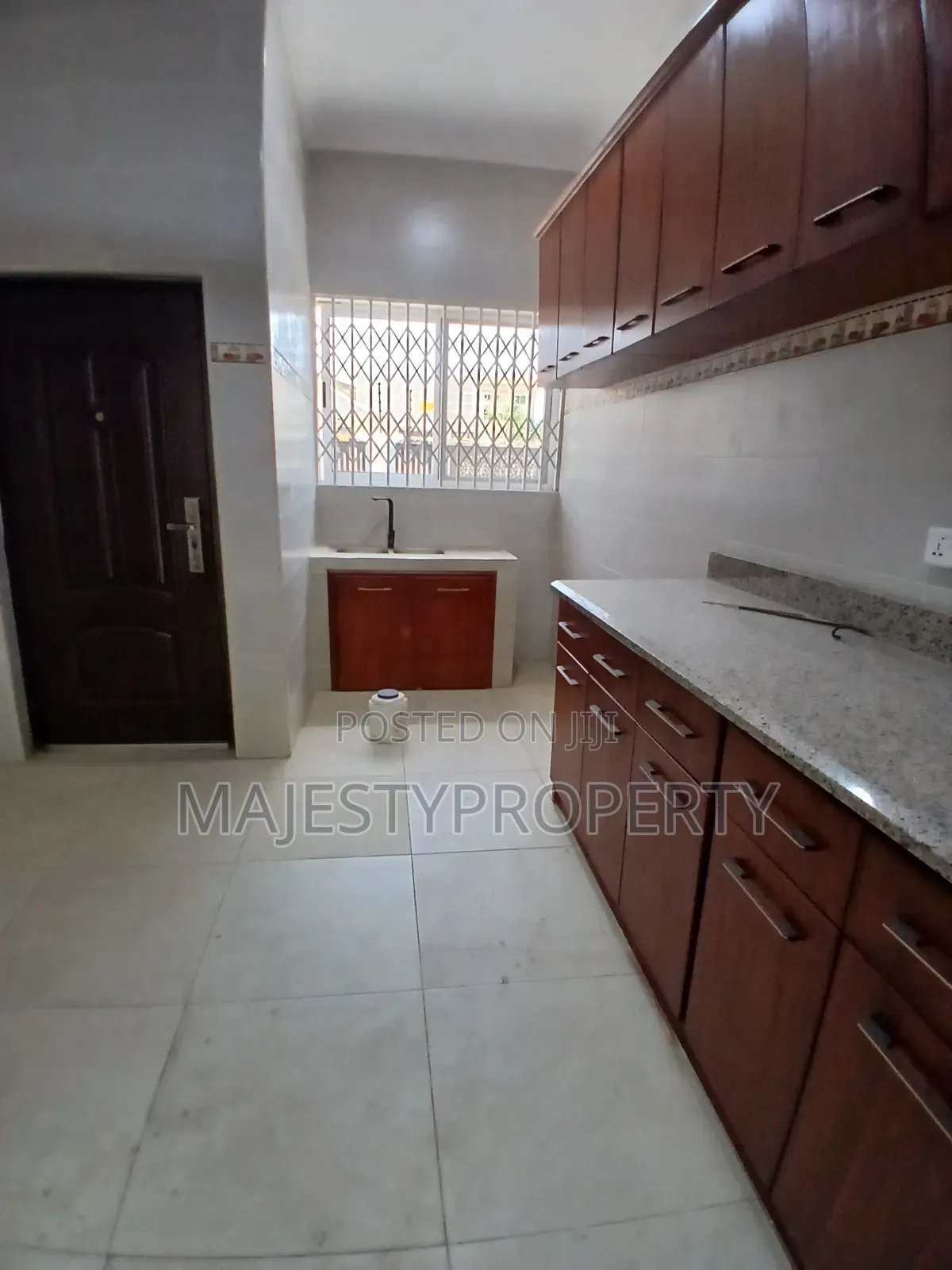 3bdrm Apartment in Okpoegonor, Manet Court for rent