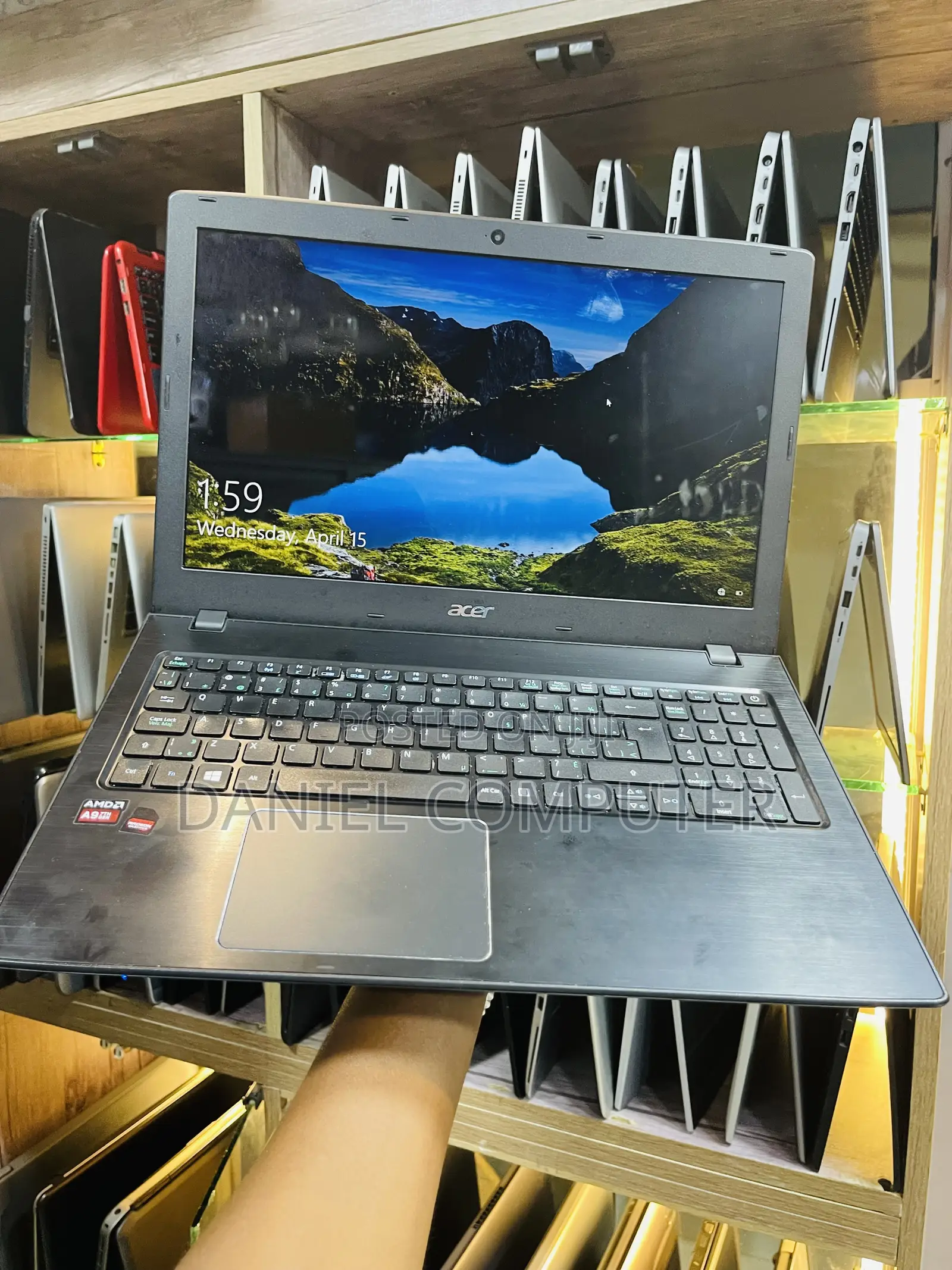 Laptop Acer Aspire E5-523G 8GB AMD A10 HDD 750GB