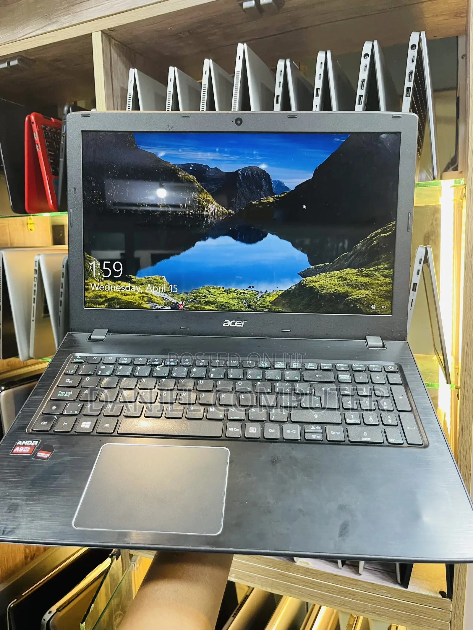 Laptop Acer Aspire E5-523G 8GB AMD A10 HDD 750GB