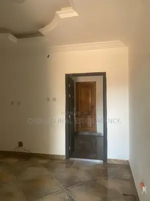 10bdrm Apartment in Chis-Lon Broker’S, Adade for rent