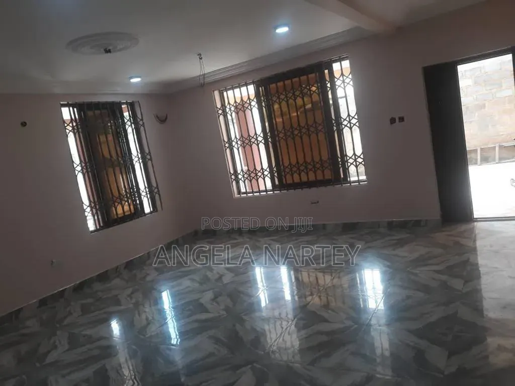 13bdrm Apartment in Kwabenya, Accra Metropolitan for sale
