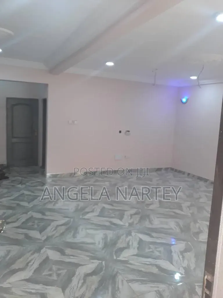 13bdrm Apartment in Kwabenya, Accra Metropolitan for sale
