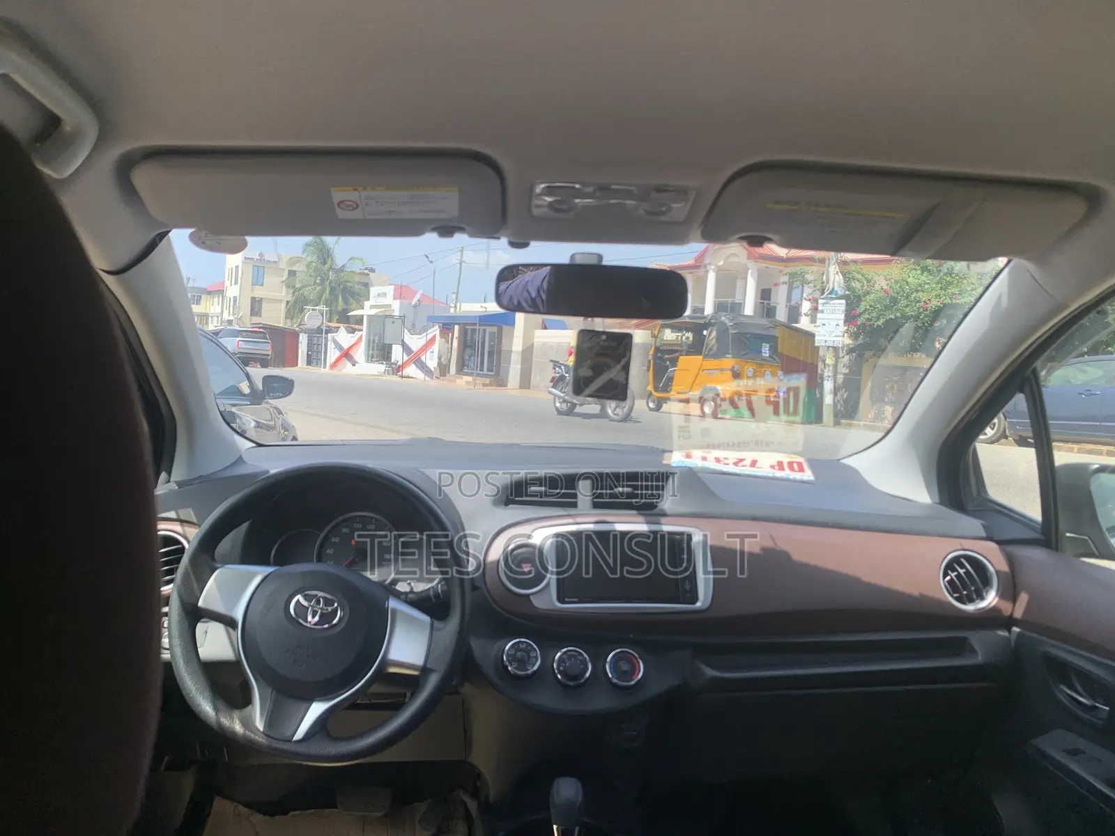 Toyota Vitz 2012 Black