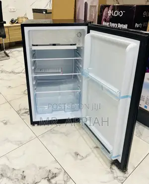 Manual Defrost Nasco Nasf1-110fl Single Door Table Top Fridge,Black.