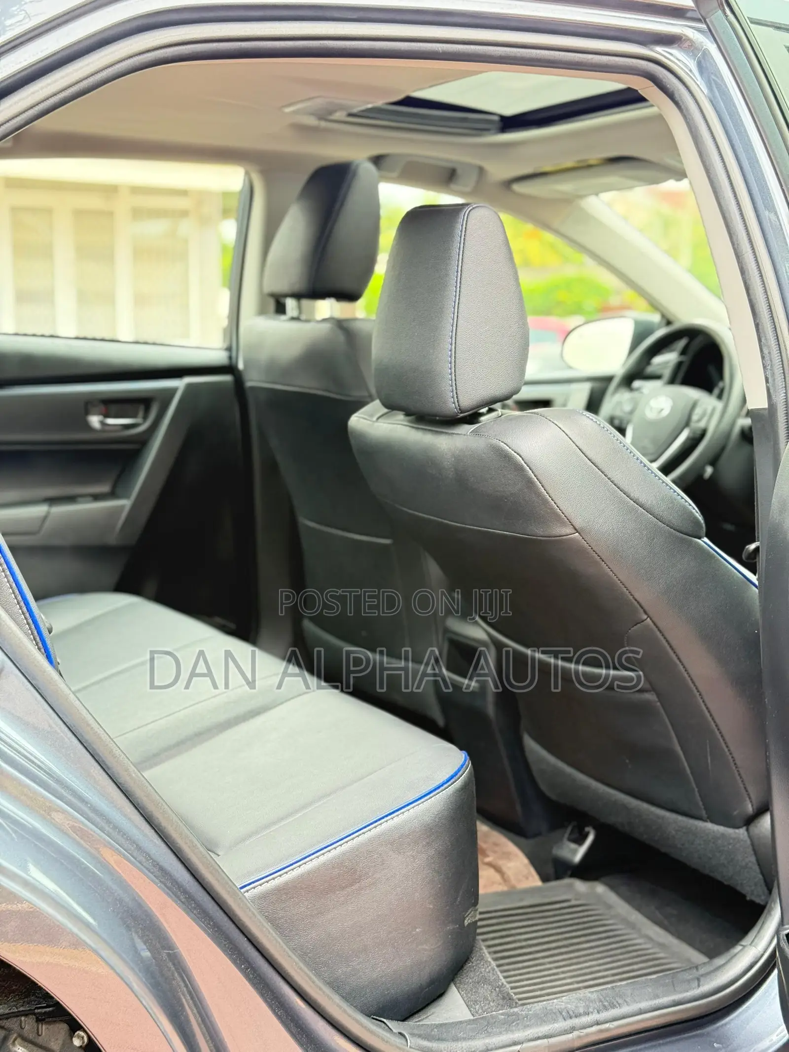 Toyota Corolla XLE (1.8L 4cyl 2A) 2019