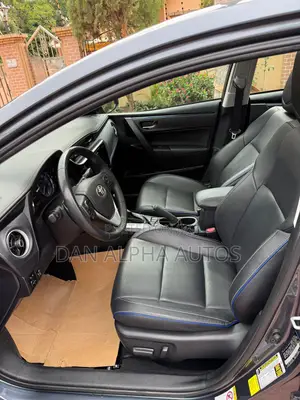 Toyota Corolla XLE (1.8L 4cyl 2A) 2019