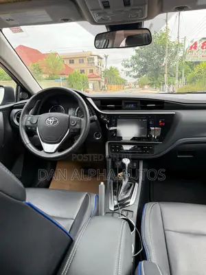 Toyota Corolla XLE (1.8L 4cyl 2A) 2019