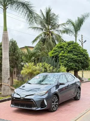 Toyota Corolla XSE 4dr Sedan (1.8L 4cyl CVT) 2017