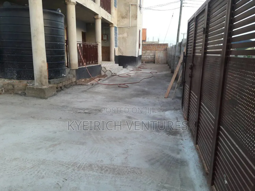 3bdrm Apartment in Dawhenya for rent