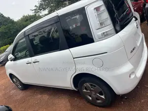 Toyota Sienta 1.5 FWD 2013 White