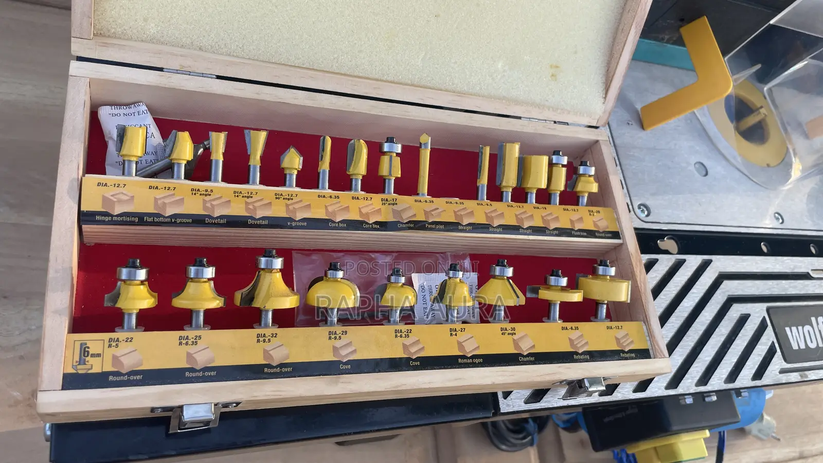 Wolfcraft Router Table With 24 Set of Bits