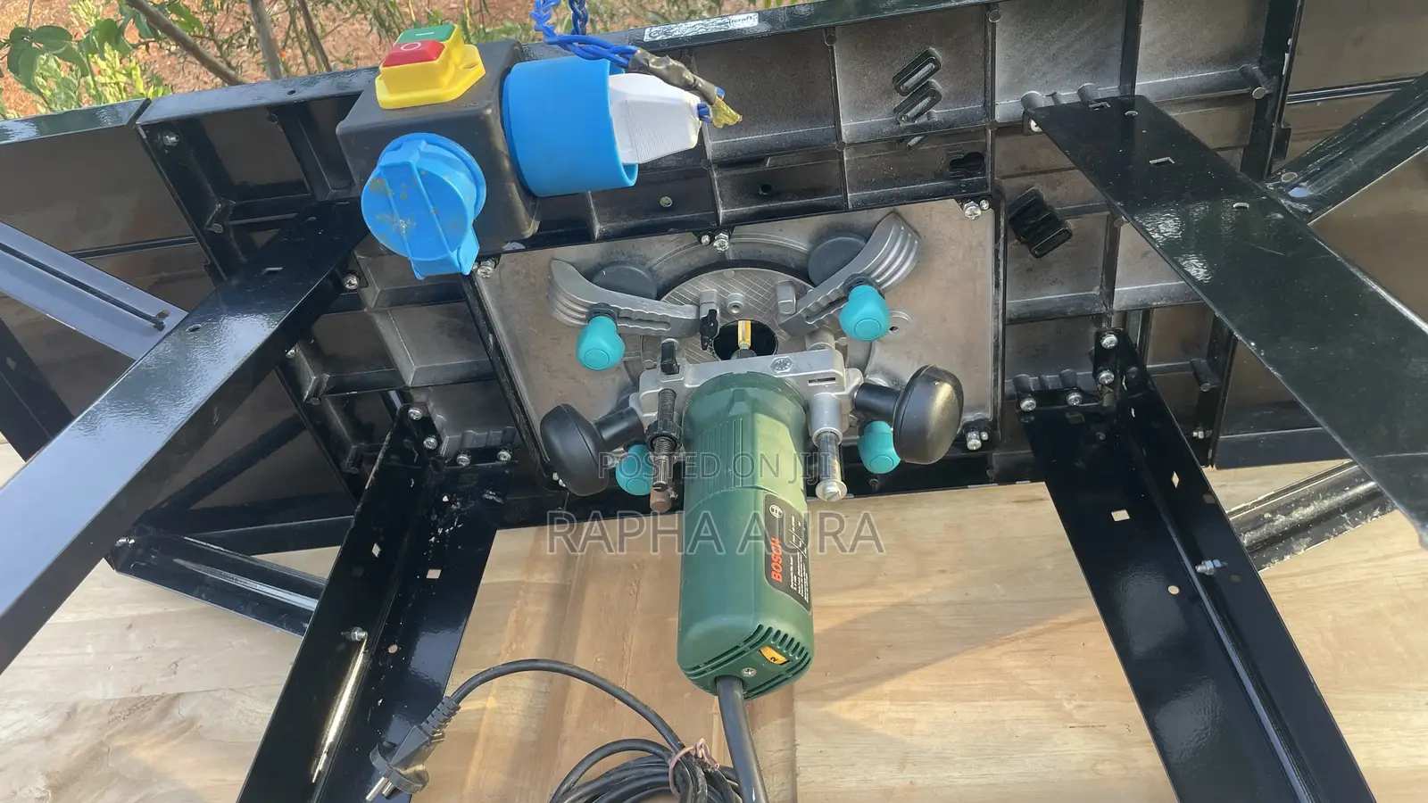 Wolfcraft Router Table With 24 Set of Bits