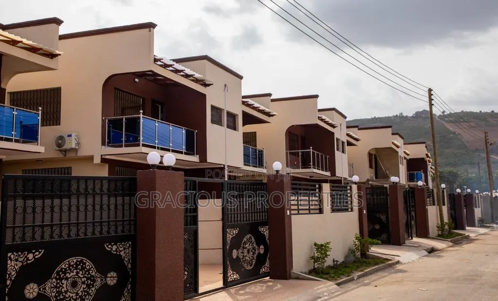 3bdrm House in Gracious Properties, Amrahia for rent