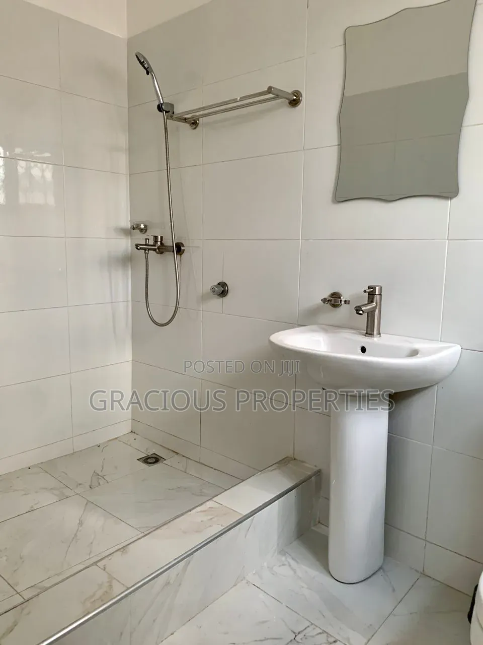3bdrm House in Gracious Properties, Amrahia for rent