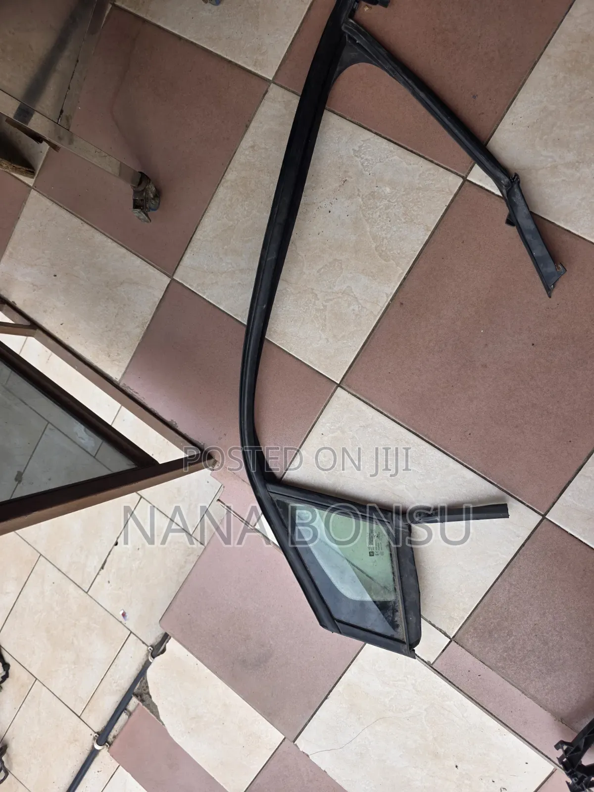 2019 Chevrolet Cruze Driver Door Glass and Rubbers