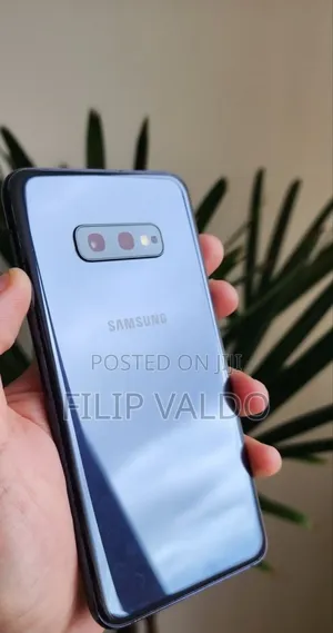 Samsung Galaxy S10e 128 GB Blue