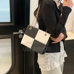 Classic Checker Chain Shoulder Bag